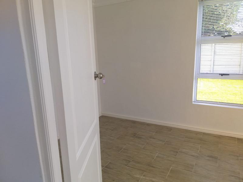 To Let 2 Bedroom Property for Rent in Goodwood Central Western Cape